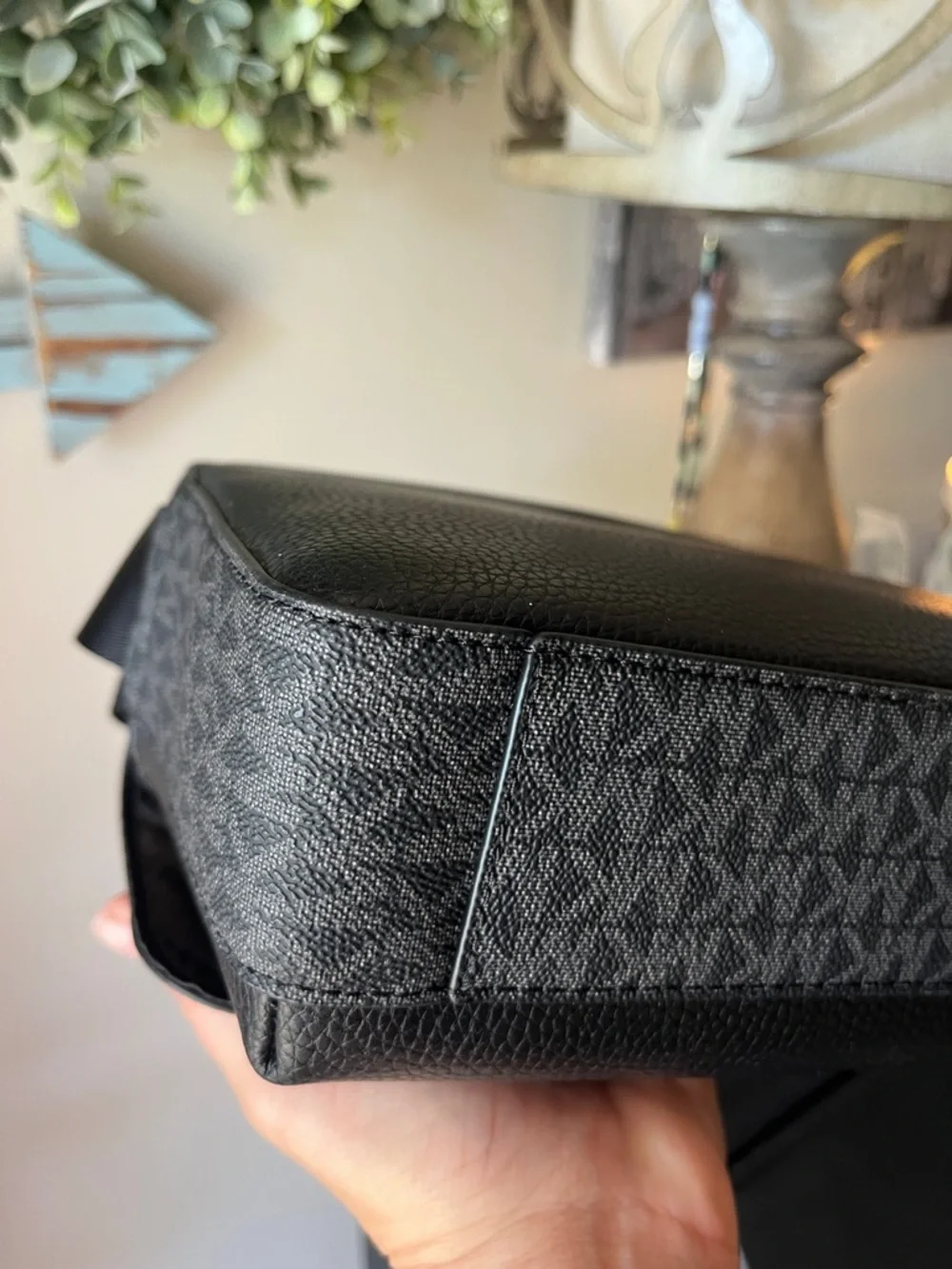Michael Kors NWT Black Pebbled Leather Messenger Crossbody Camera Bag